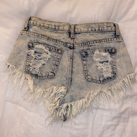 Stella Laguna Beach Distressed High Waisted Cheeky Denim Shorts-Medium - Picture 2 of 2